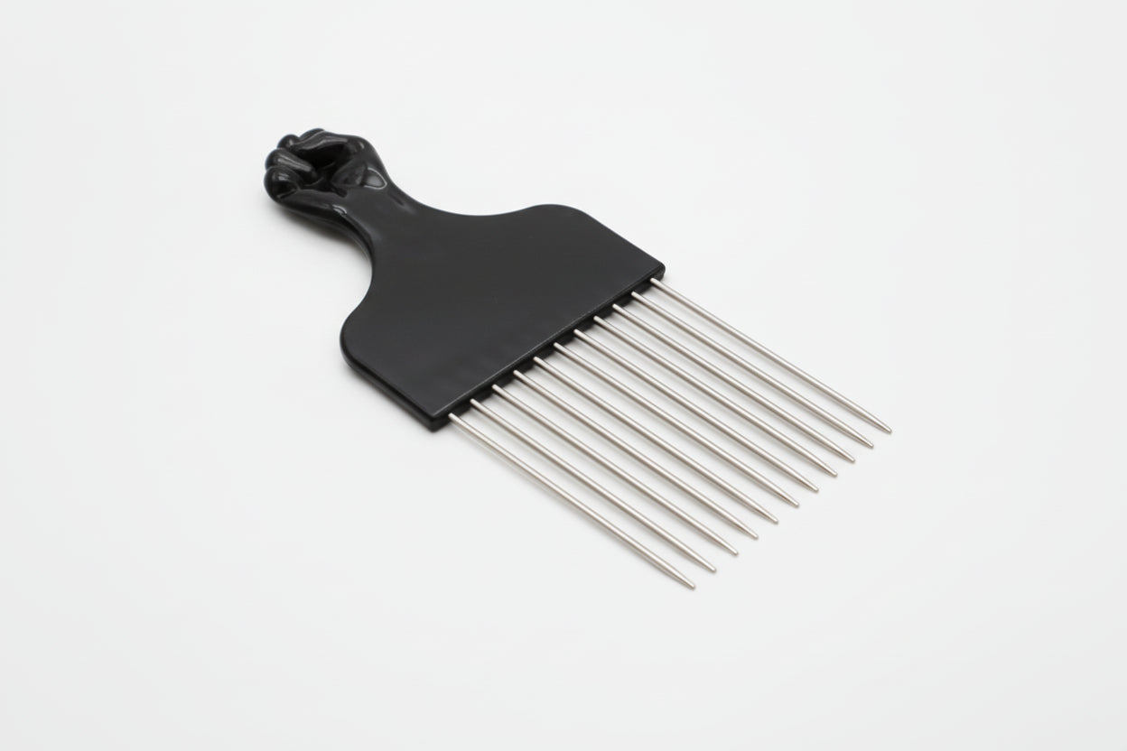 Peigne Afro à Dents Larges Professionnel – Manche Noir Forme Poing, Dents Métal
