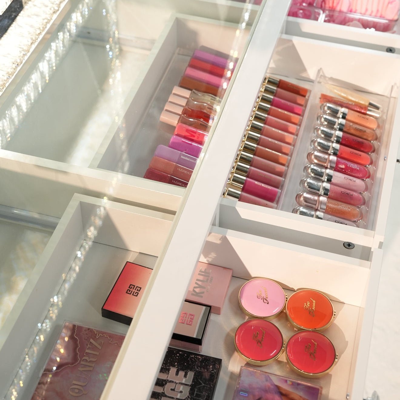 Coiffeuse avec Miroir Adapté | Format Compact et Rangements